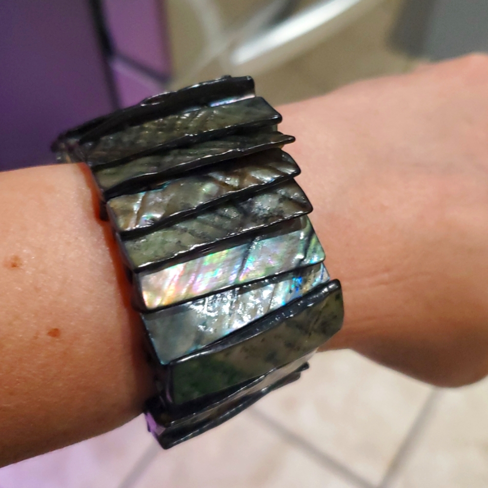 Elegant Abalone Shell Cuff Bracelet